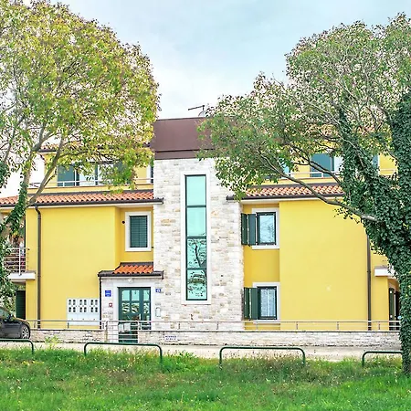A Bright Modern In شقة *