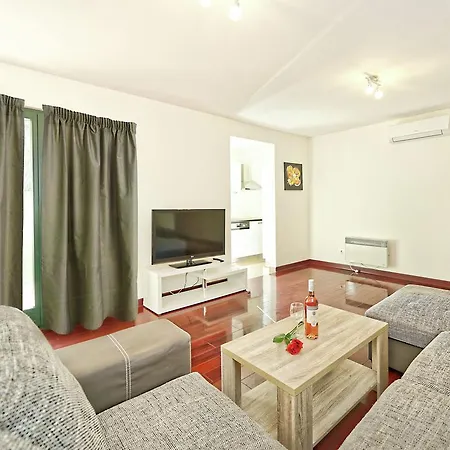 A Bright Modern In شقة